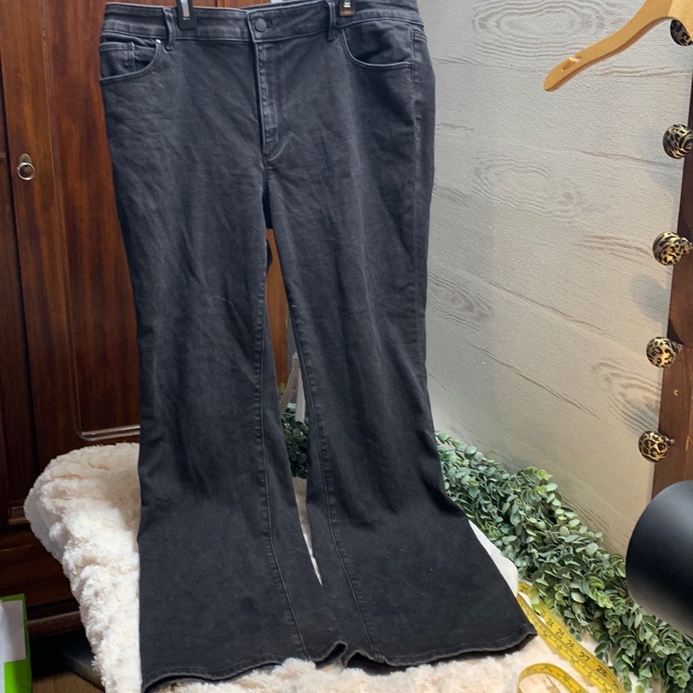 Women Ann Taylor plain black boot cut curvy fit denim jeans size 16